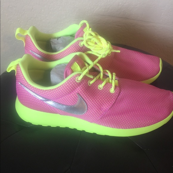 Nike Roshrun - Picture 1 of 2